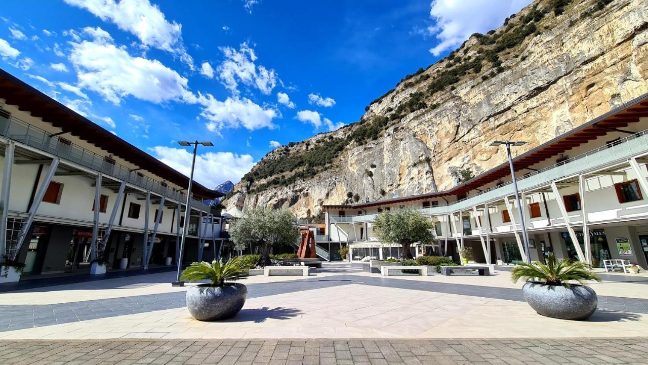 Garda Lake Aloha Apartments Torbole Sul Garda Buitenkant foto